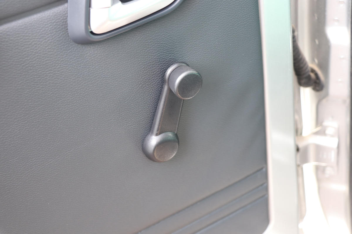 ���� ����V3 1.6L 122���� 3.02��˫������΢��(BJ1030V4AV8-43)��ʻ��                                               