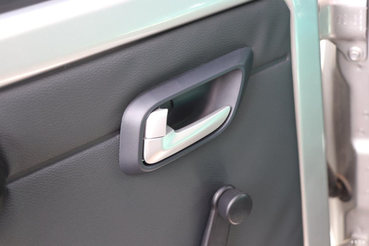 ���� ����V3 1.6L 122���� 3.02��˫������΢��(BJ1030V4AV8-43)��ʻ��                                               