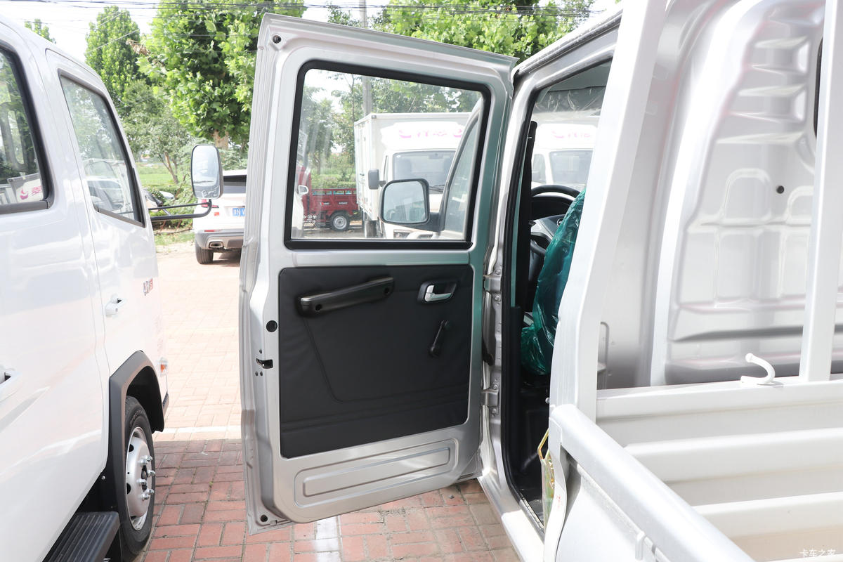 ���� ����V3 1.6L 122���� 3.02��˫������΢��(BJ1030V4AV8-43)��ʻ��                                               