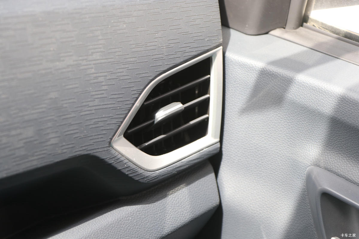 ���� ����V3 1.6L 122���� 3.02��˫������΢��(BJ1030V4AV8-43)��ʻ��                                               