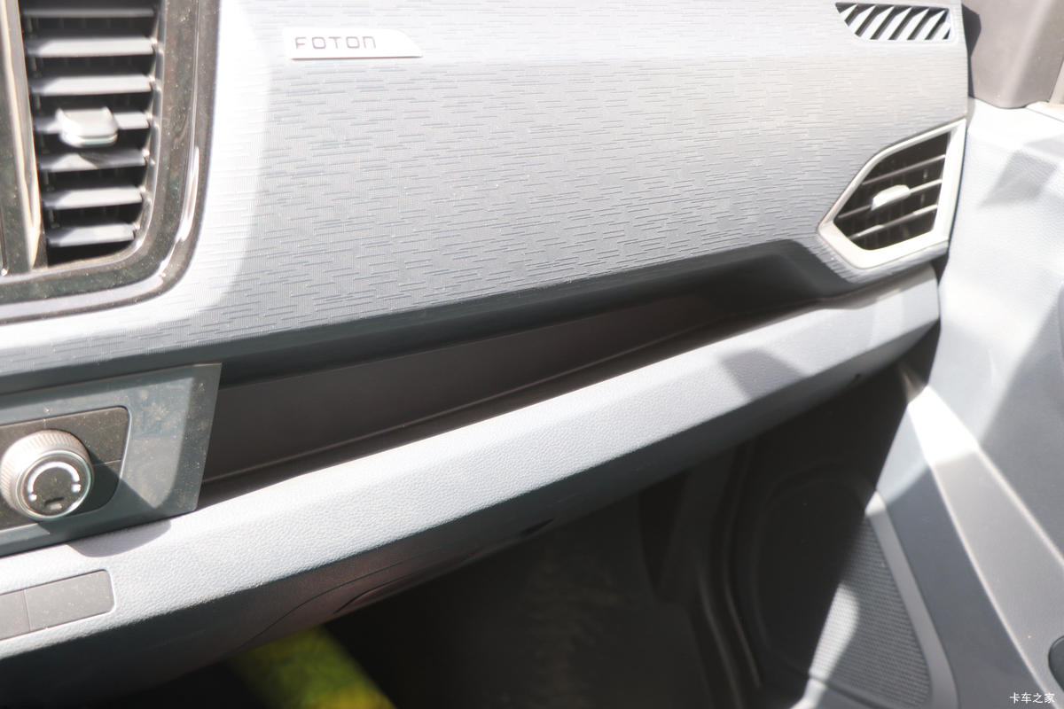 ���� ����V3 1.6L 122���� 3.02��˫������΢��(BJ1030V4AV8-43)��ʻ��                                               