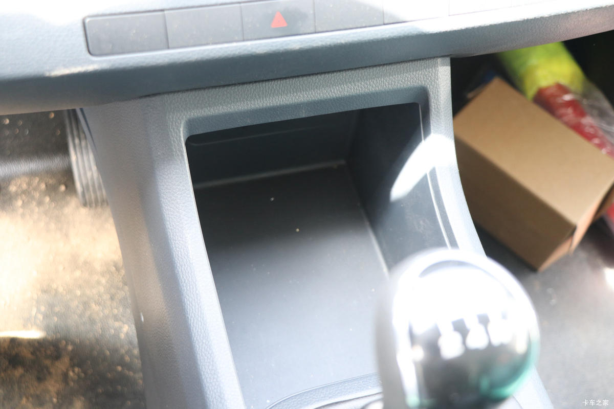 ���� ����V3 1.6L 122���� 3.02��˫������΢��(BJ1030V4AV8-43)��ʻ��                                               