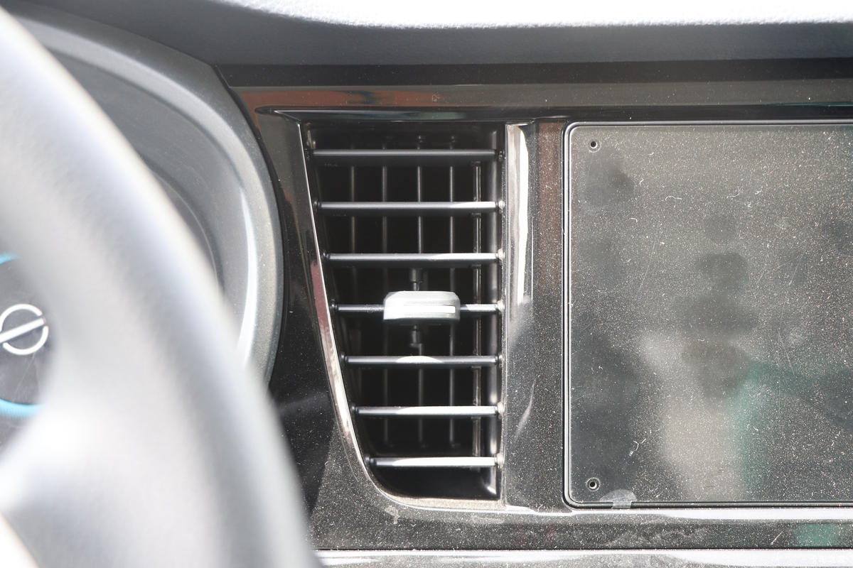 ���� ����V3 1.6L 122���� 3.02��˫������΢��(BJ1030V4AV8-43)��ʻ��                                               