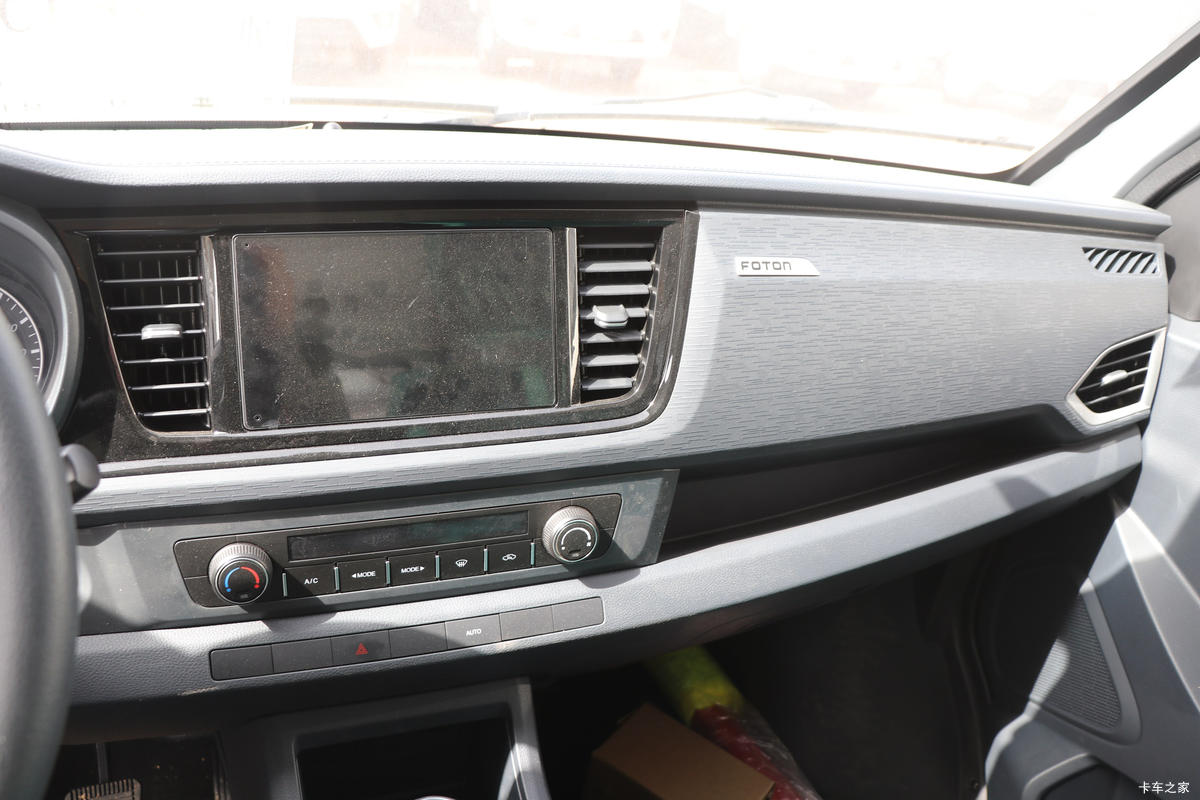 ���� ����V3 1.6L 122���� 3.02��˫������΢��(BJ1030V4AV8-43)��ʻ��                                               