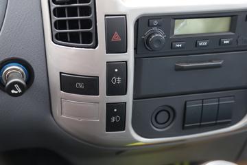 ����ʱ�� С��֮��2 1.6L 105���� CNG 3.3�׵�������΢��ͼƬ