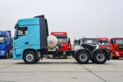 东风商用车 天龙旗舰KX 王者版 580马力 6X4 LNG自动档牵引车(液缓)