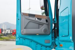 东风商用车 天龙旗舰KX 王者版 580马力 6X4 LNG自动档牵引车(液缓)