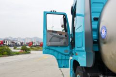 东风商用车 天龙旗舰KX 王者版 580马力 6X4 LNG自动档牵引车(液缓)