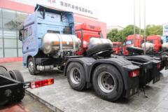 一汽解放 J7重卡 经典版 530马力 6X4 LNG自动档牵引车(CA4250P77M26T1E6)