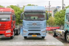一汽解放 J7重卡 经典版 530马力 6X4 LNG自动档牵引车(CA4250P77M26T1E6)