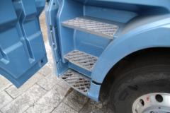 一汽解放 J7重卡 经典版 530马力 6X4 LNG自动档牵引车(CA4250P77M26T1E6)