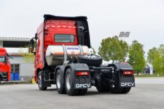 东风商用车 天龙旗舰KX 王者版 530马力 6X4 LNG牵引车(液缓)