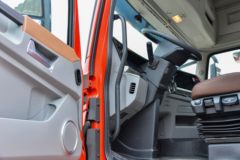 东风商用车 天龙旗舰KX 王者版 530马力 6X4 LNG牵引车(液缓)