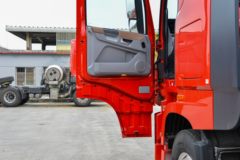 东风商用车 天龙旗舰KX 王者版 530马力 6X4 LNG牵引车(液缓)