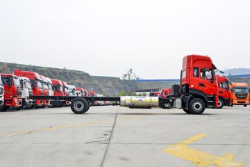 �������ó� ���KR PLUS 280���� 4X2 9.8��LNG��ʽ�ػ���(DFH5180XXYE27)ͼƬ