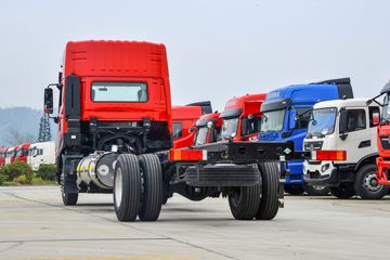 �������ó� ���KR PLUS 280���� 4X2 9.8��LNG��ʽ�ػ���(DFH5180XXYE27)ͼƬ