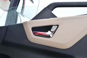 �������ó� ���KR PLUS 280���� 4X2 9.8��LNG��ʽ�ػ���(DFH5180XXYE27)ͼƬ