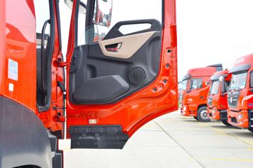 �������ó� ���KR PLUS 280���� 4X2 9.8��LNG��ʽ�ػ���(DFH5180XXYE27)ͼƬ