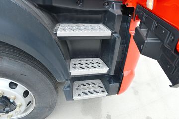 �������ó� ���KR PLUS 280���� 4X2 9.8��LNG��ʽ�ػ���(DFH5180XXYE27)ͼƬ