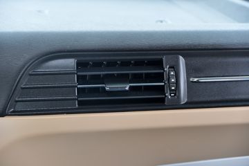 �������ó� ���KR PLUS 280���� 4X2 9.8��LNG��ʽ�ػ���(DFH5180XXYE27)ͼƬ