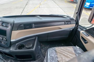 �������ó� ���KR PLUS 280���� 4X2 9.8��LNG��ʽ�ػ���(DFH5180XXYE27)ͼƬ