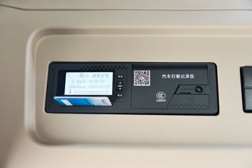 �������ó� ���KR PLUS 280���� 4X2 9.8��LNG��ʽ�ػ���(DFH5180XXYE27)ͼƬ