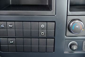 �������ó� ���KR PLUS 280���� 4X2 9.8��LNG��ʽ�ػ���(DFH5180XXYE27)ͼƬ