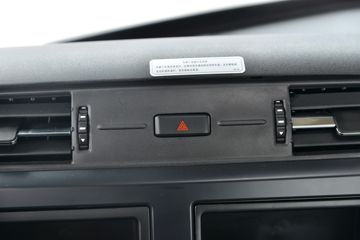 �������ó� ���KR PLUS 280���� 4X2 9.8��LNG��ʽ�ػ���(DFH5180XXYE27)ͼƬ