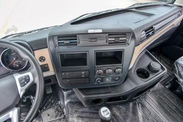 �������ó� ���KR PLUS 280���� 4X2 9.8��LNG��ʽ�ػ���(DFH5180XXYE27)ͼƬ