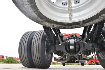 �������ó� ���KR PLUS 280���� 4X2 9.8��LNG��ʽ�ػ���(DFH5180XXYE27)ͼƬ