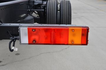 �������ó� ���KR PLUS 280���� 4X2 9.8��LNG��ʽ�ػ���(DFH5180XXYE27)ͼƬ