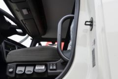 东风商用车 天龙KL 6X4 换电式纯电动牵引车282kWh