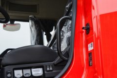 东风商用车 天龙KL 6X4 换电式纯电动牵引车(高顶)282kWh
