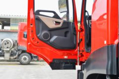 东风商用车 天龙KL 6X4 换电式纯电动牵引车(高顶)282kWh