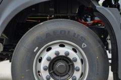 东风商用车 天龙KL 6X4 换电式纯电动牵引车(高顶)282kWh
