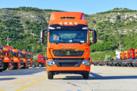 HOWO TX7&nbsp;畜禽运输车外观图片