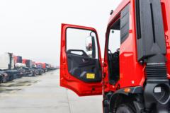 东风商用车 天锦KR 星辰版 240马力 4X2 6.8米栏板载货车(中顶)