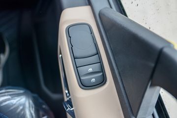 �������ó� ���KR PLUS ���ʰ� 290���� 4X2 6.8�������ػ���(�߶�˫��)(DFH1180E7)ͼƬ