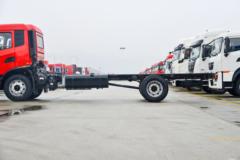 东风商用车 天锦KR 星辰版 240马力 4X2 6.8米栏板载货车(中顶)