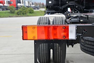 �������ó� ���KR PLUS ���ʰ� 290���� 4X2 6.8�������ػ���(�߶�˫��)(DFH1180E7)ͼƬ