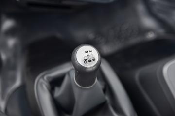 �������ó� ���KR �ǳ��� 225���� 4X2 7.7����ʽ�ػ���ͼƬ