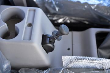 ����ʮͨ ��� 245���� 4X2 ƽ�����䳵(STQ5188TPBN6)ͼƬ