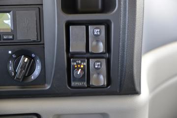 ����ʮͨ ��� 245���� 4X2 ƽ�����䳵(STQ5188TPBN6)ͼƬ