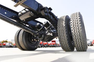 ����ʮͨ ��� 245���� 4X2 ƽ�����䳵(STQ5188TPBN6)ͼƬ