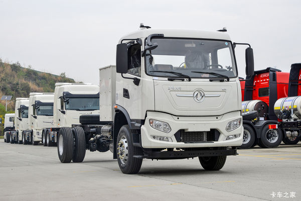 东风商用车 天锦KR 4X2 纯电动洗扫车(EQ5180TXSBEVS)160kWh