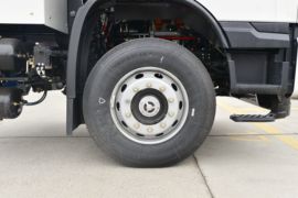 东风天锦KR&nbsp;扫路车底盘图片