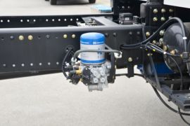 东风天锦KR&nbsp;扫路车底盘图片