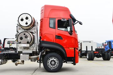 �������ó� ����KL�ؿ� 500���� 4X2 LNG�Զ���ǣ����(Һ��)ͼƬ