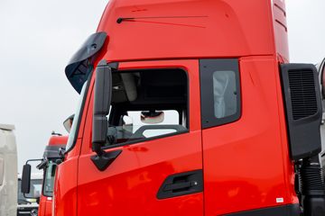 �������ó� ����KL�ؿ� 500���� 4X2 LNG�Զ���ǣ����(Һ��)ͼƬ