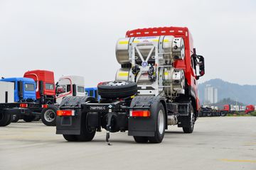 �������ó� ����KL�ؿ� 500���� 4X2 LNG�Զ���ǣ����(Һ��)ͼƬ